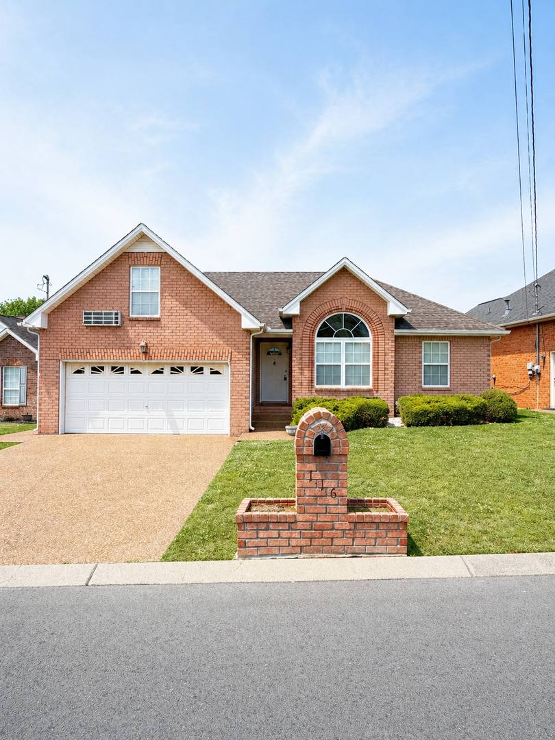 House for rent at 116 Edgeview Dr, Hendersonville, TN 37075