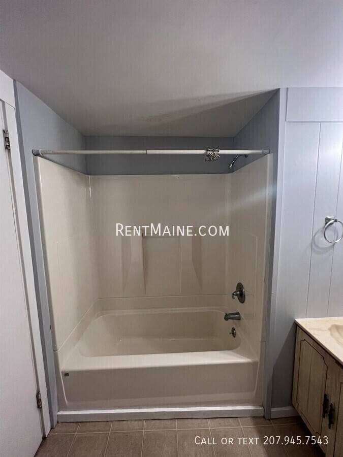 Apartment for rent at 468 Union St #5, Bangor, ME 04401