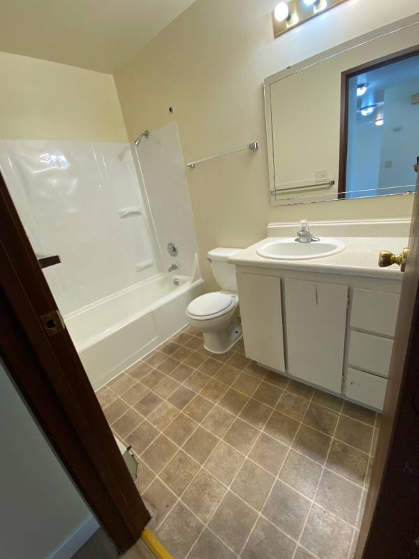 Apartment for rent at 13218 Ambaum Blvd SW, Seattle, WA 98146