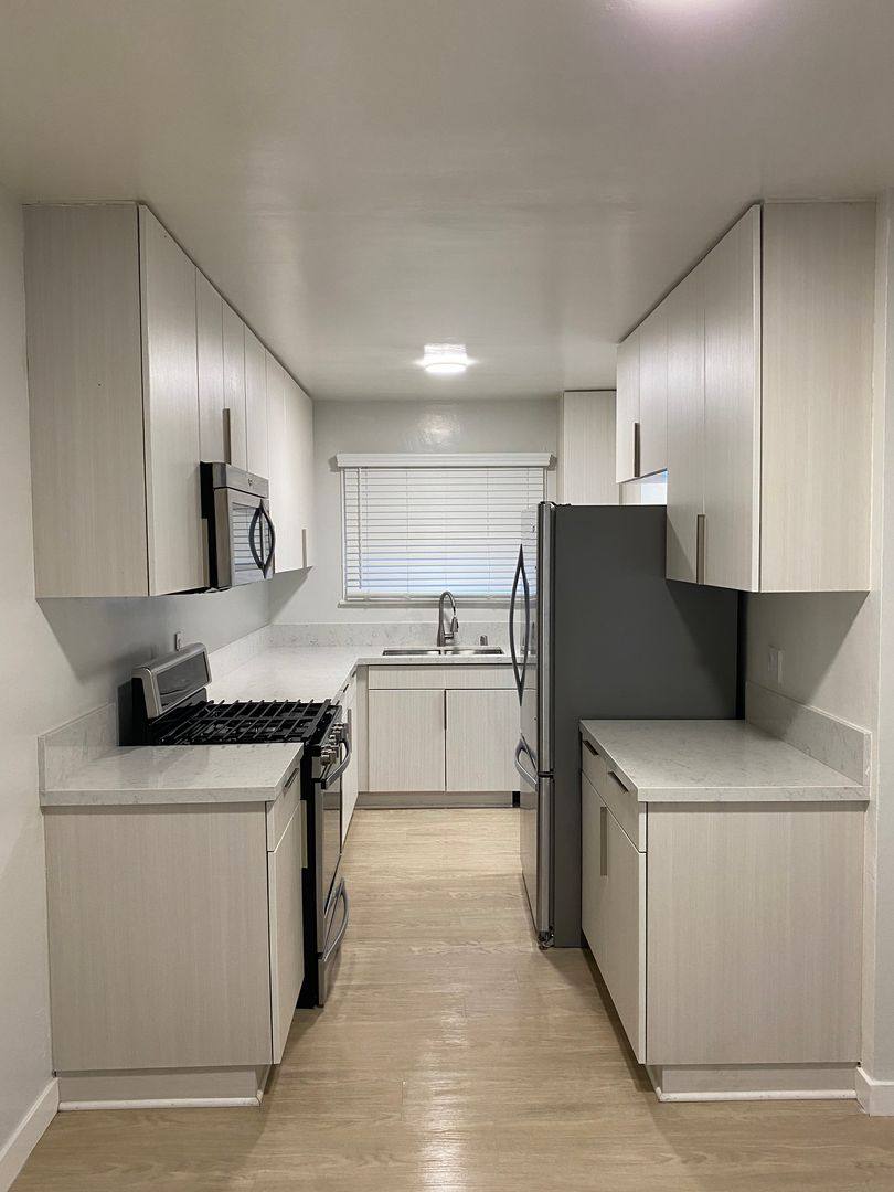 Apartment for rent at 5760 Morley St, Los Angeles, CA 90045