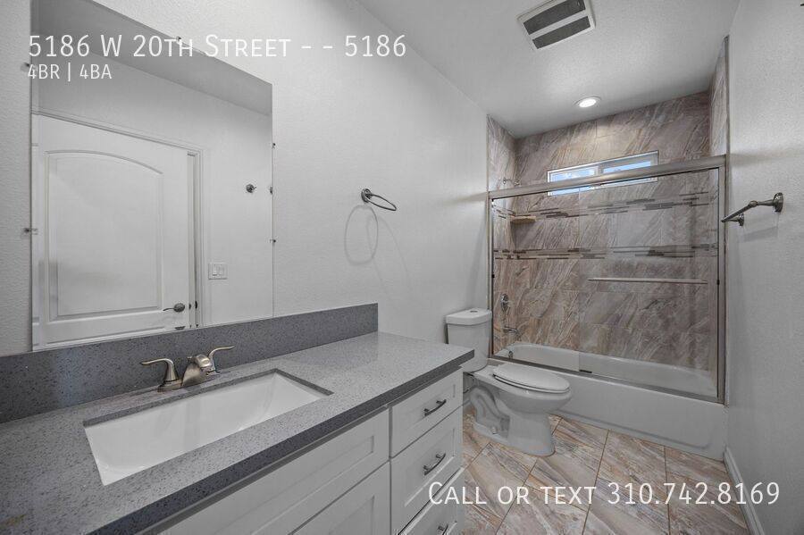 Townhouse for rent at 5186 W 20th St, Los Angeles, CA 90016