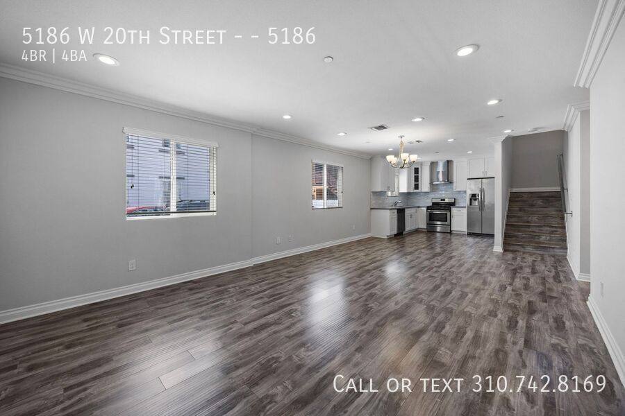 Townhouse for rent at 5186 W 20th St, Los Angeles, CA 90016