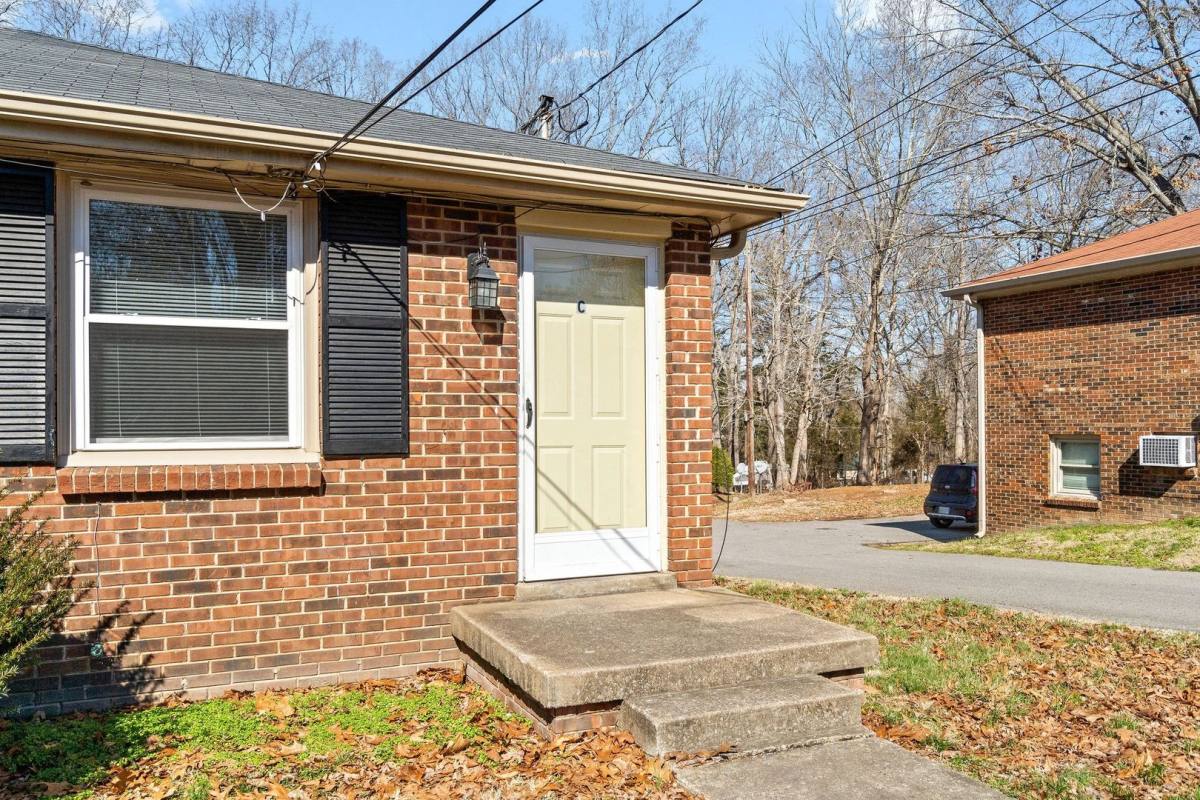 Apartment for rent at 1908 Batts Lane, Clarksville, TN 37042