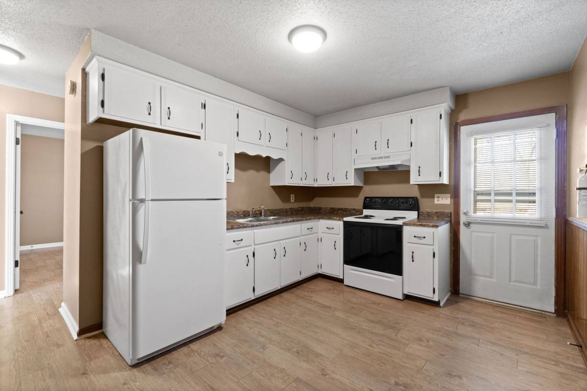 Apartment for rent at 1908 Batts Lane, Clarksville, TN 37042