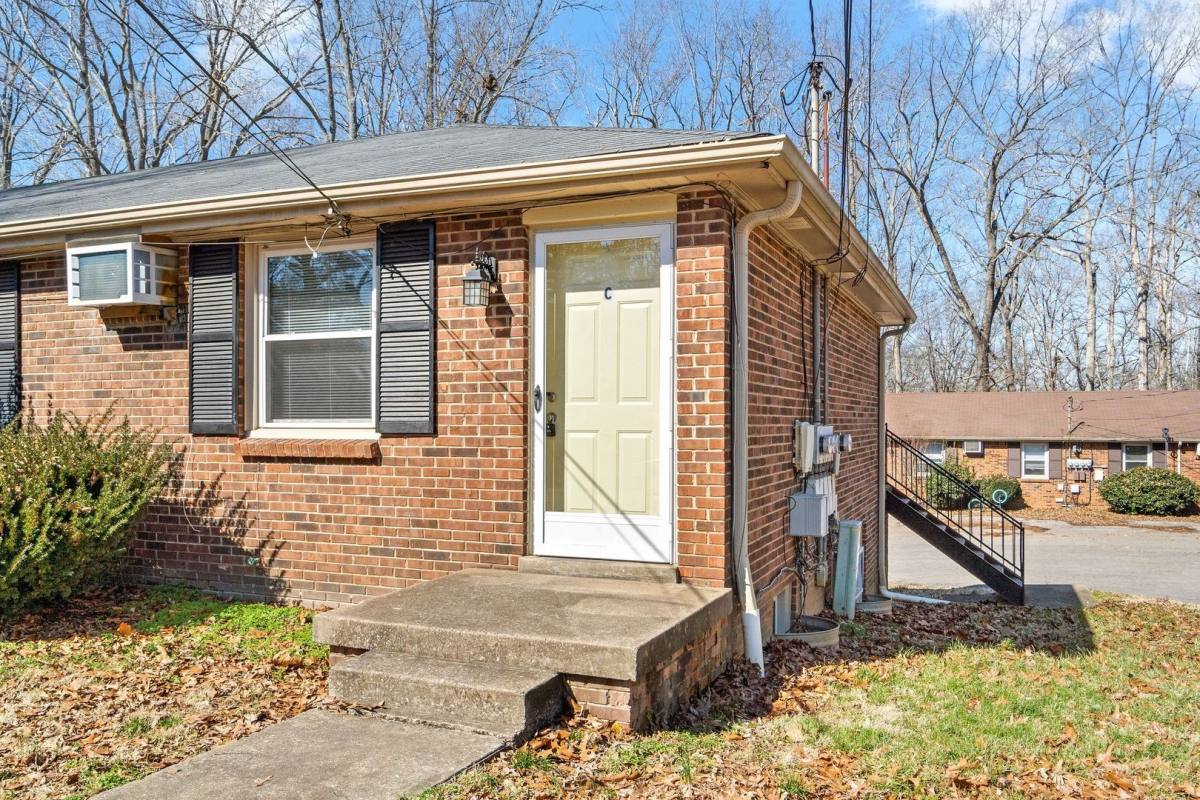 Apartment for rent at 1908 Batts Lane, Clarksville, TN 37042