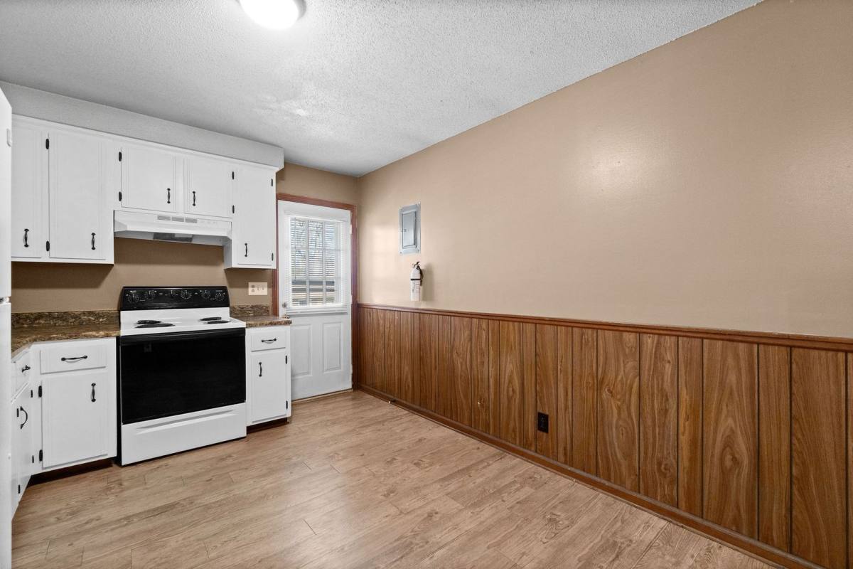 Apartment for rent at 1908 Batts Lane, Clarksville, TN 37042