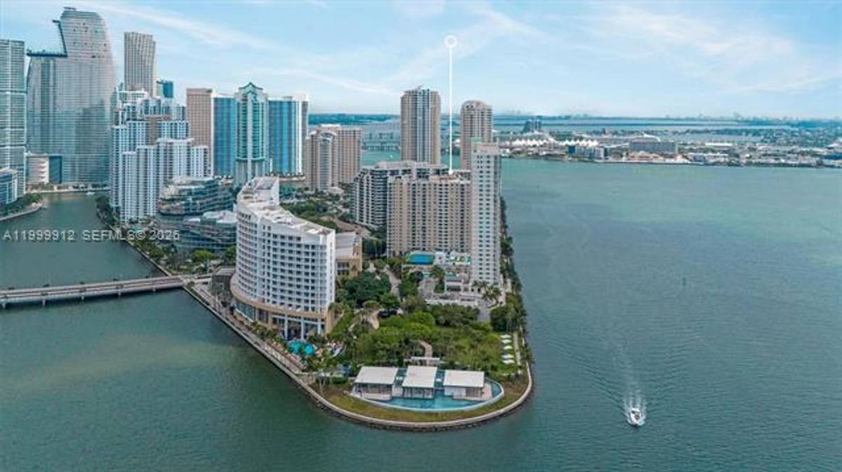 Apartment for rent at 770 Claughton Island Dr, Miami, FL 33131