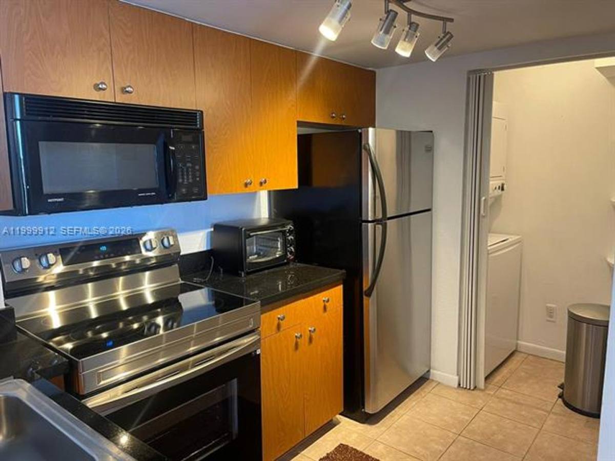 Apartment for rent at 770 Claughton Island Dr, Miami, FL 33131