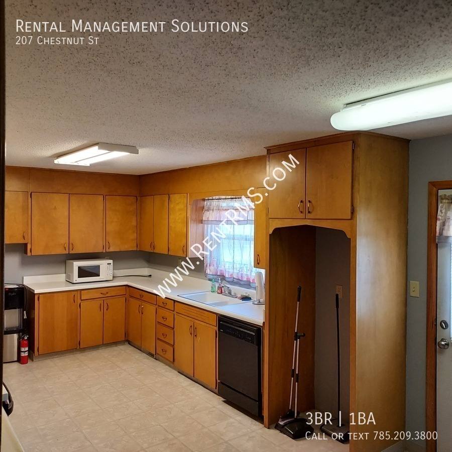 House for rent at 207 Chestnut St, Silver Lake, KS 66539