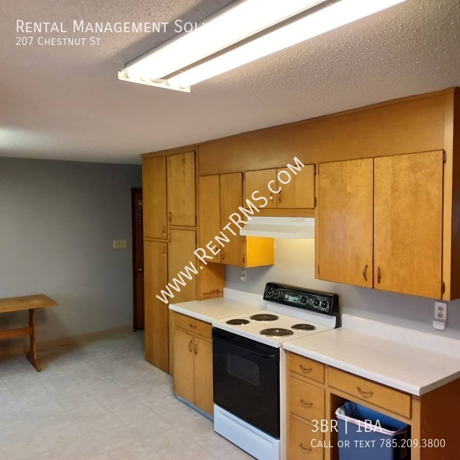 House for rent at 207 Chestnut St, Silver Lake, KS 66539