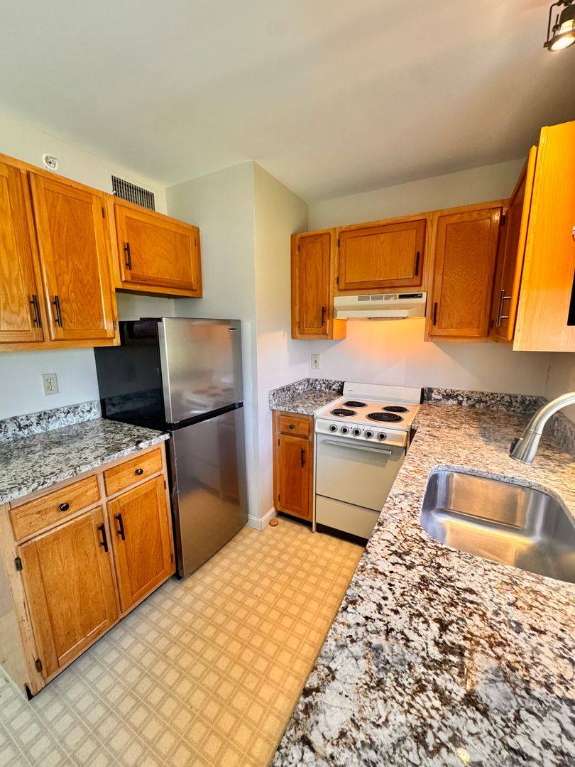 Apartment for rent at 235 Maplewood Ave #6, Portsmouth, NH 03801