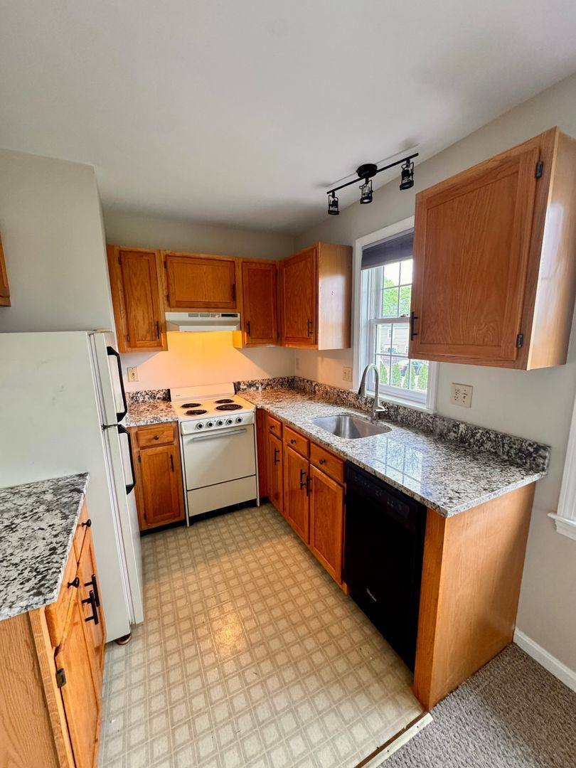 Apartment for rent at 235 Maplewood Ave #6, Portsmouth, NH 03801