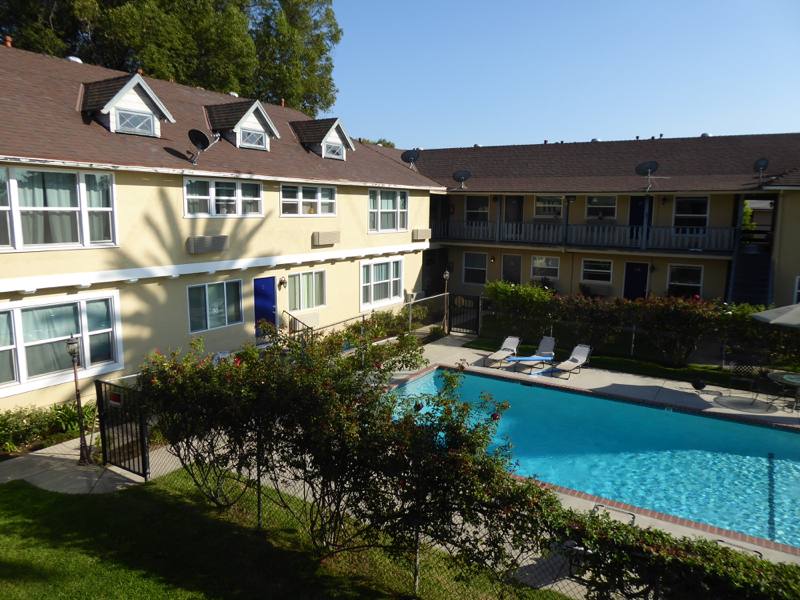 Apartment for rent at 6222 Hazeltine Ave, Van Nuys, CA 91401