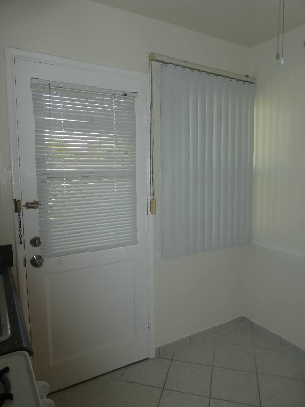 Apartment for rent at 6222 Hazeltine Ave, Van Nuys, CA 91401