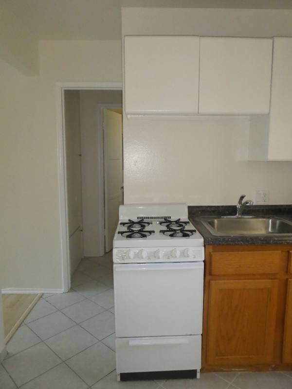 Apartment for rent at 6222 Hazeltine Ave, Van Nuys, CA 91401