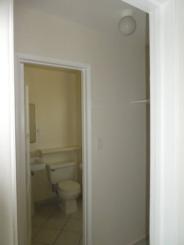 Apartment for rent at 6222 Hazeltine Ave, Van Nuys, CA 91401