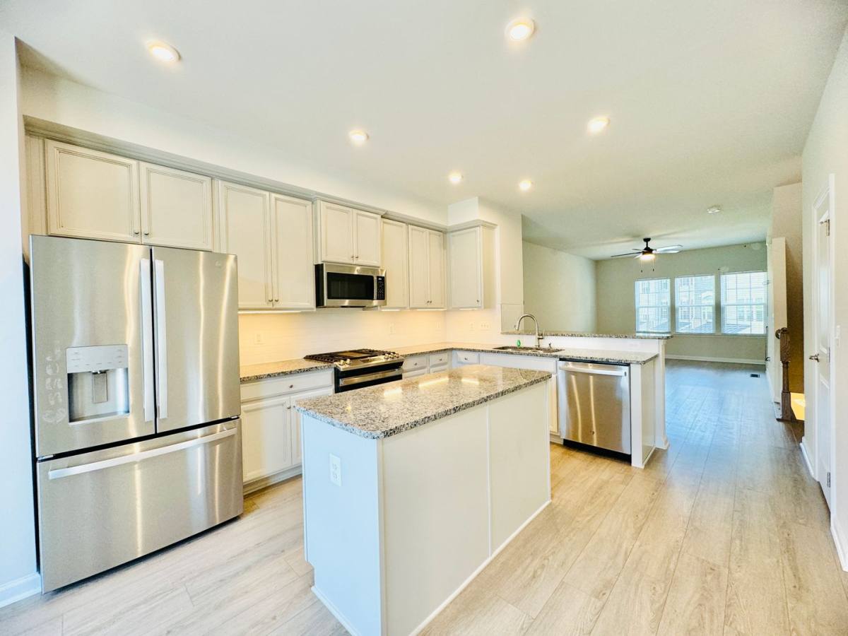 Townhouse for rent at 18374 Reaper Hill Court, Triangle, VA 22172