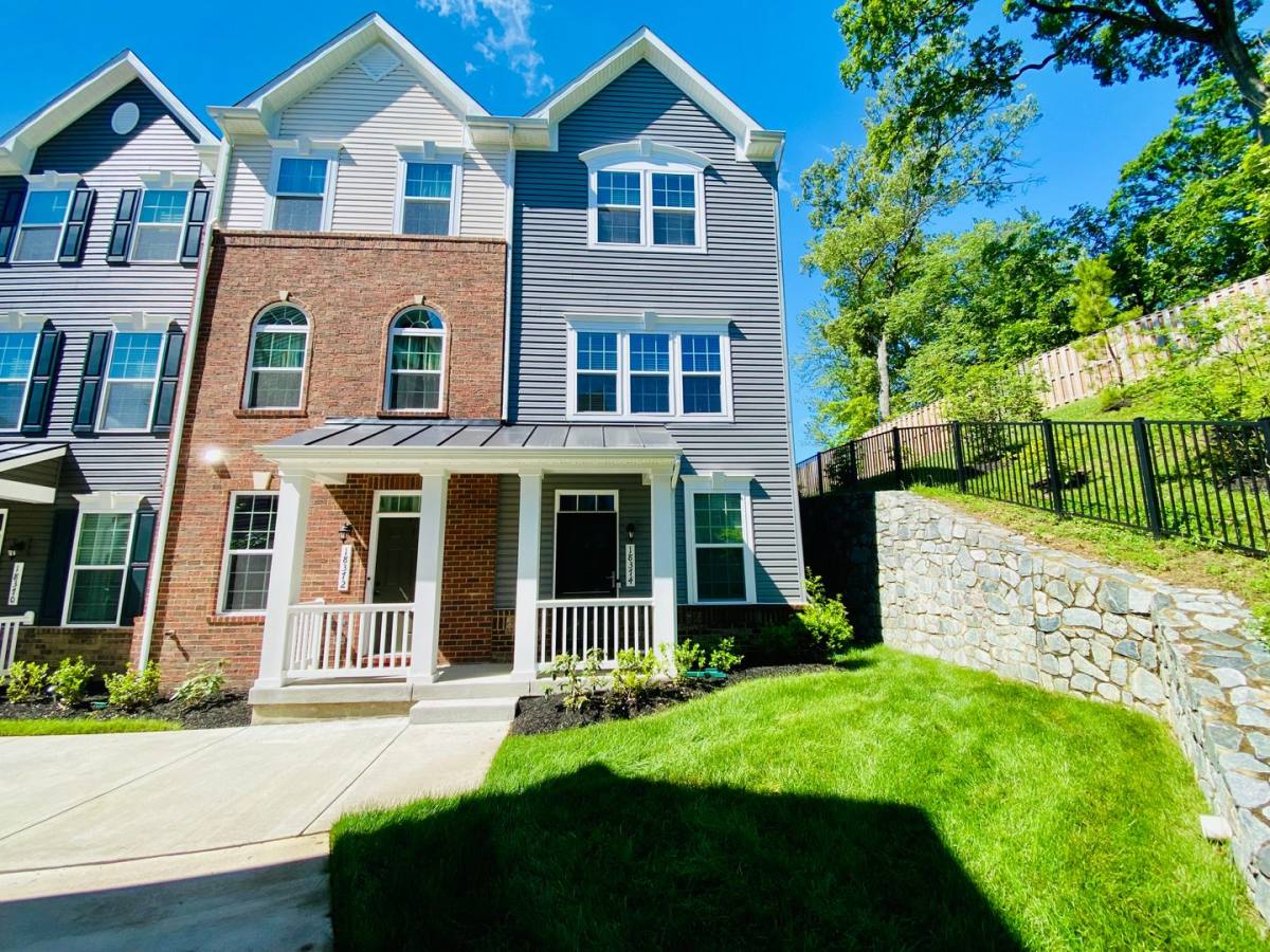Townhouse for rent at 18374 Reaper Hill Court, Triangle, VA 22172
