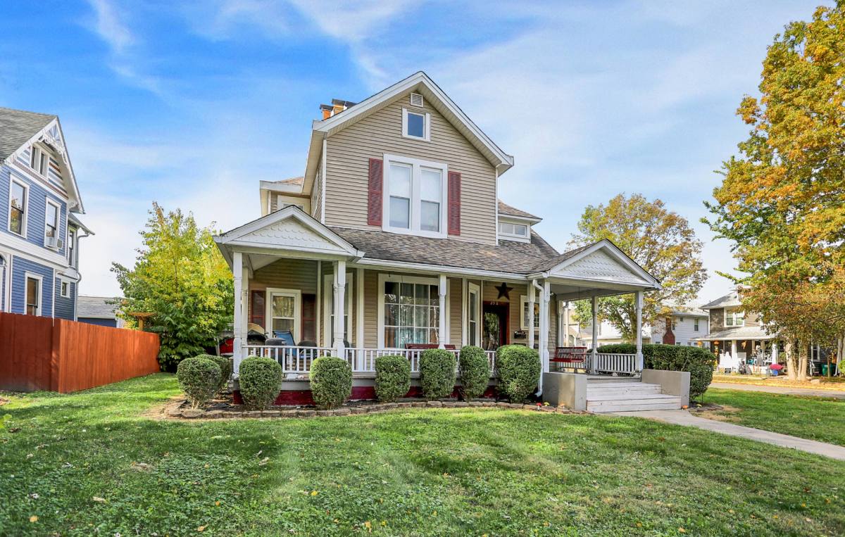 Apartment for rent at 298 N Water St, Franklin, IN 46131