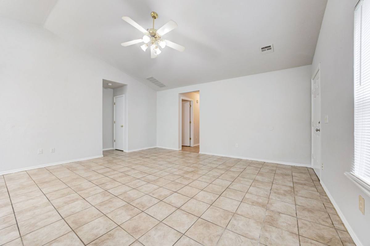 Townhouse for rent at 1310 Commerce Dr, Norman, OK 73071