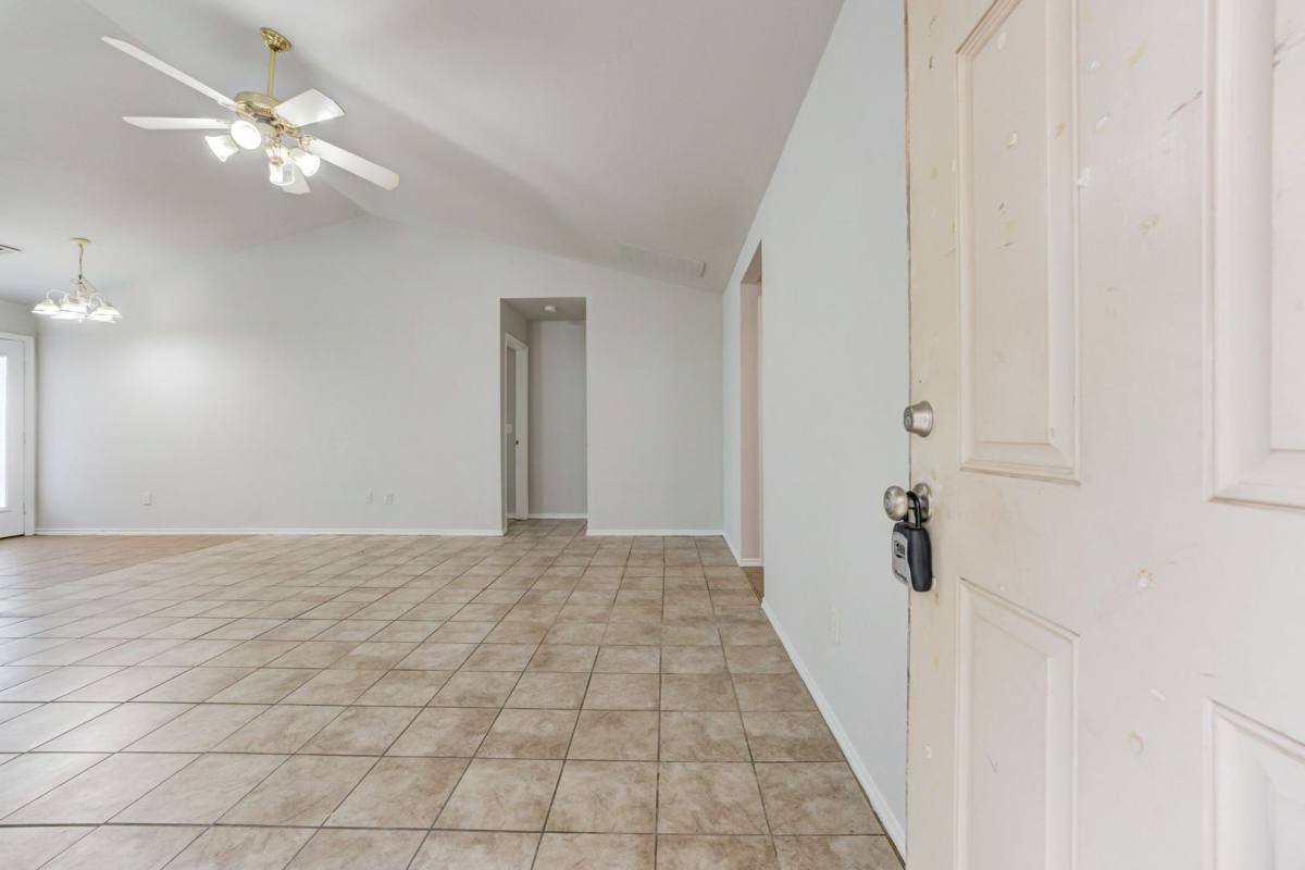 Townhouse for rent at 1310 Commerce Dr, Norman, OK 73071