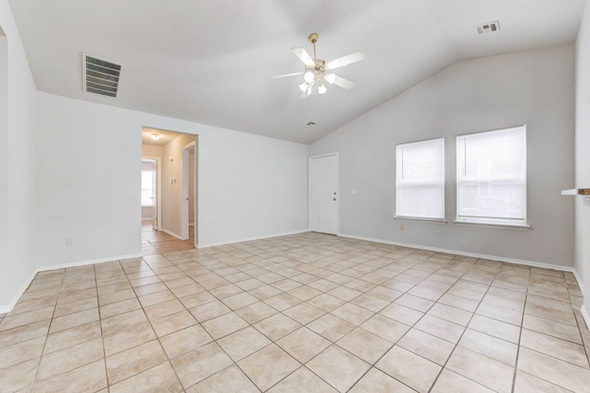 Townhouse for rent at 1310 Commerce Dr, Norman, OK 73071