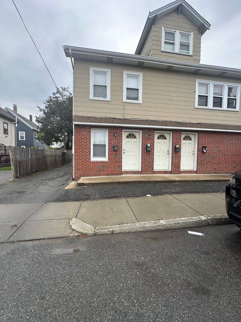 Apartment for rent at 92-94 Waltham St, Watertown, MA 02472
