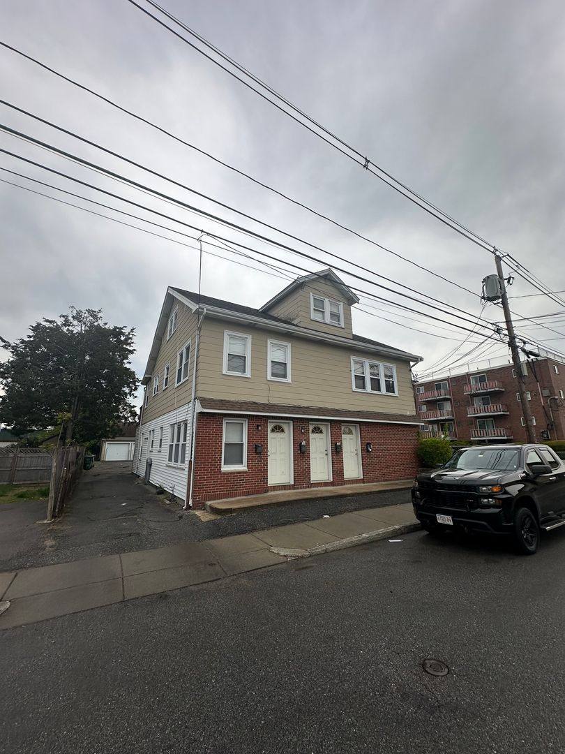 Apartment for rent at 92-94 Waltham St, Watertown, MA 02472