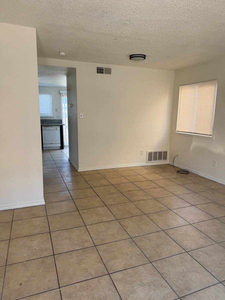 Apartment for rent at 4074 Weymouth Lane, Sacramento, CA 95823