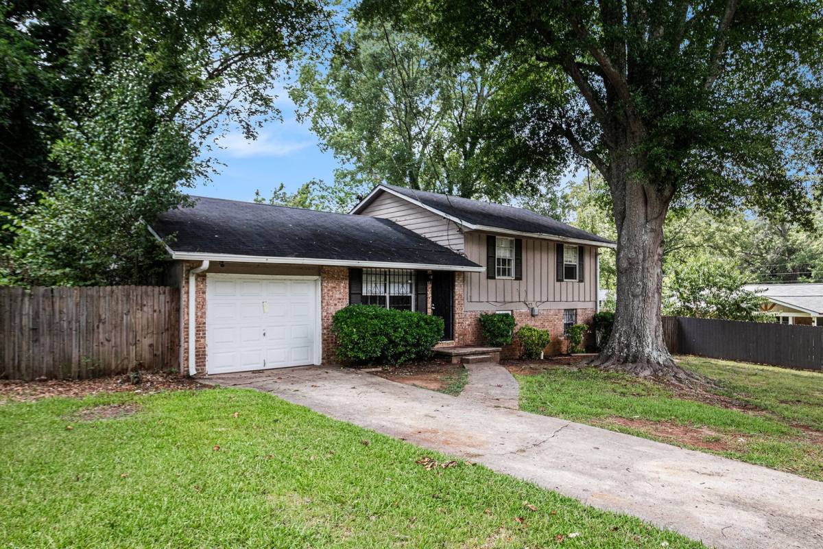 House for rent at 8753 E Bourne Dr, Jonesboro, GA 30238