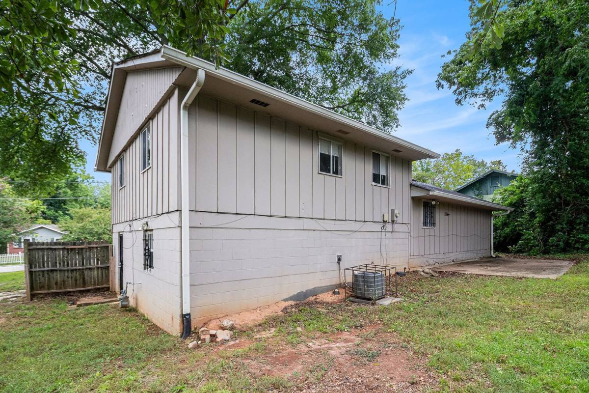 House for rent at 8753 E Bourne Dr, Jonesboro, GA 30238