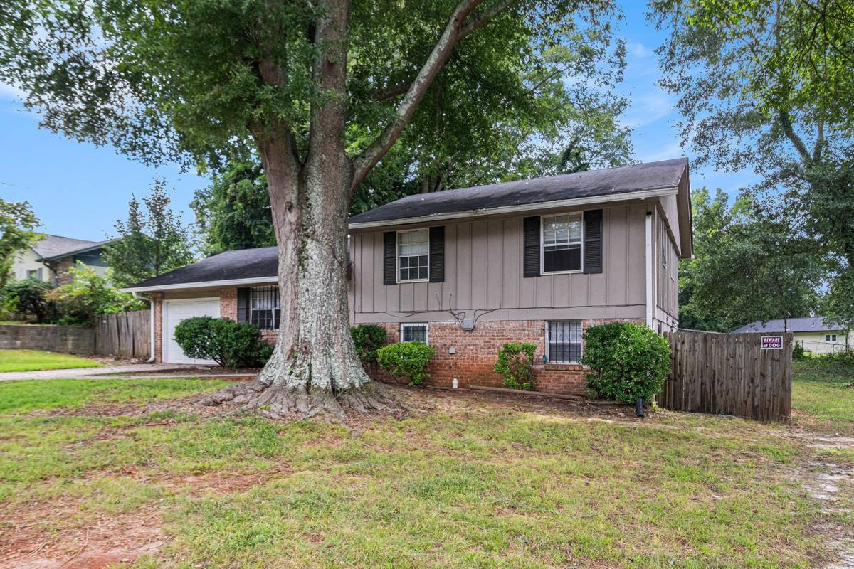 House for rent at 8753 E Bourne Dr, Jonesboro, GA 30238