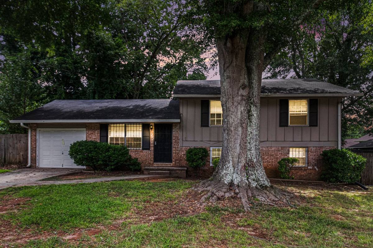 House for rent at 8753 E Bourne Dr, Jonesboro, GA 30238