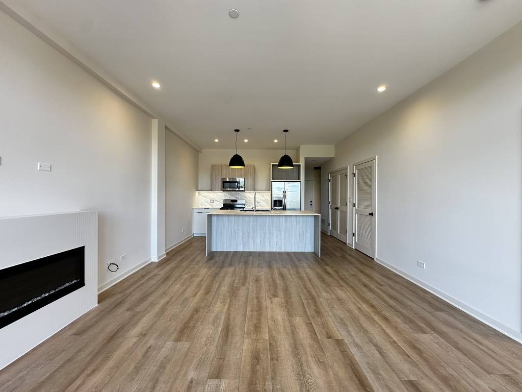 Apartment for rent at 6338 Belmont #P602, Chicago, IL 60634