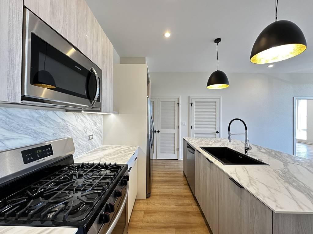 Apartment for rent at 6338 Belmont #P602, Chicago, IL 60634