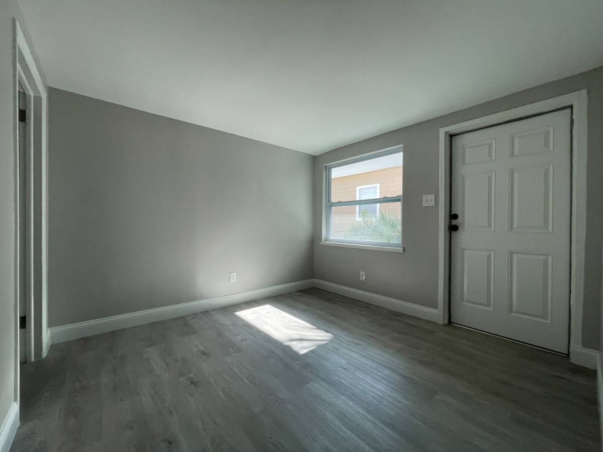 Apartment for rent at 2704 E Columbus Dr, Tampa, FL 33605