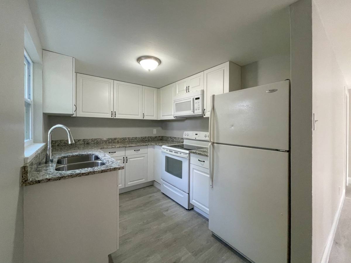 Apartment for rent at 2704 E Columbus Dr, Tampa, FL 33605