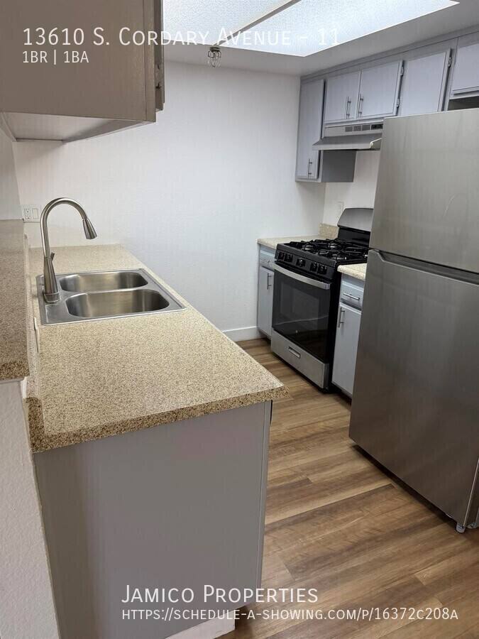Apartment for rent at 13610 S Cordary Ave #11, Hawthorne, CA 90250