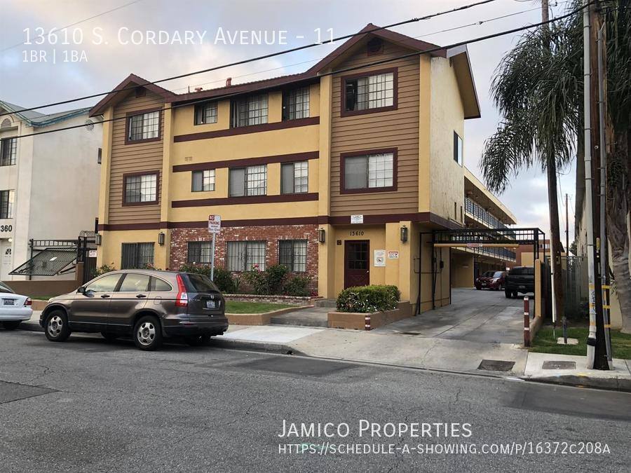 Apartment for rent at 13610 S Cordary Ave #11, Hawthorne, CA 90250