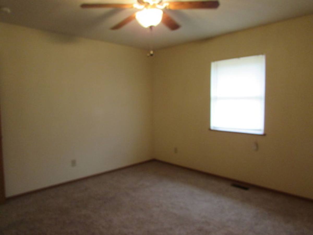 Apartment for rent at 24970 Scenic Dr, Waynesville, MO 65583