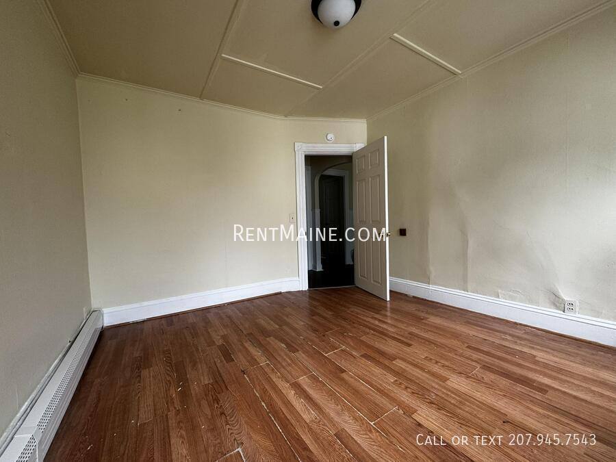 Apartment for rent at 8 Bellevue St #2, Waterville, ME 04901