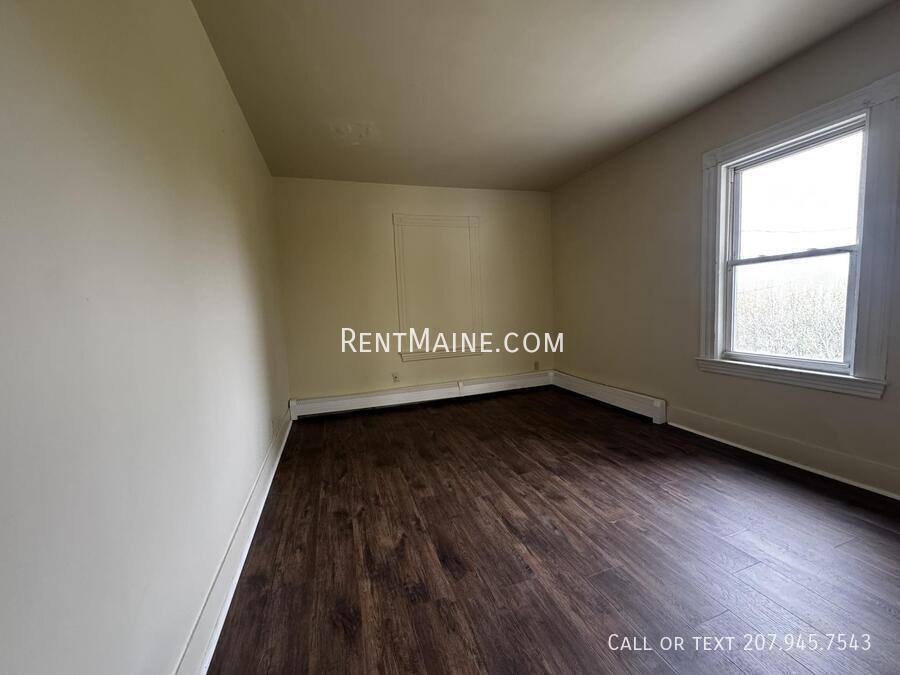 Apartment for rent at 8 Bellevue St #2, Waterville, ME 04901
