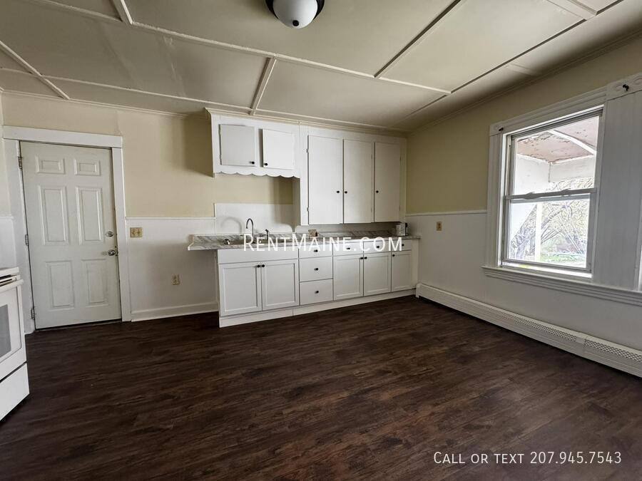 Apartment for rent at 8 Bellevue St #2, Waterville, ME 04901