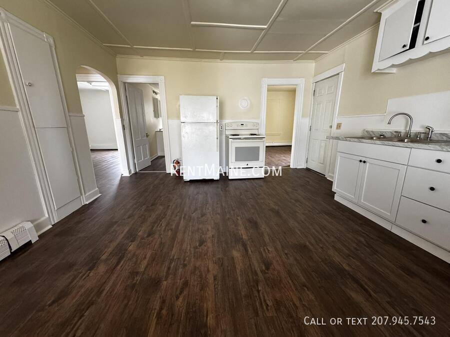 Apartment for rent at 8 Bellevue St #2, Waterville, ME 04901