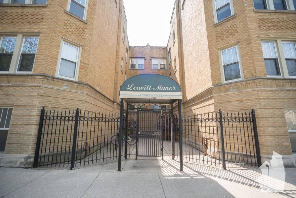 Apartment for rent at 2204 W Foster Ave #2, Chicago, IL 60625
