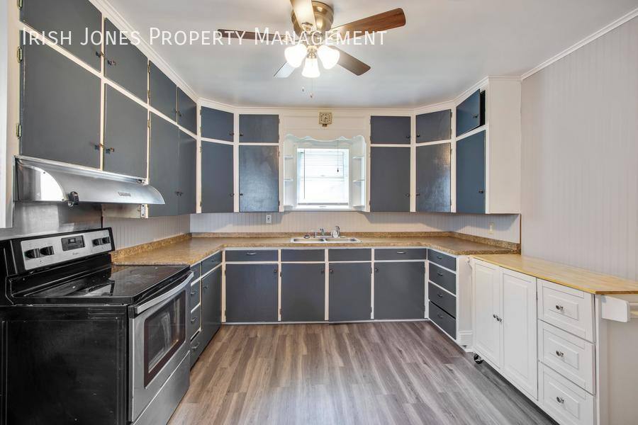 House for rent at 172 Main St, Akron, NY 14001