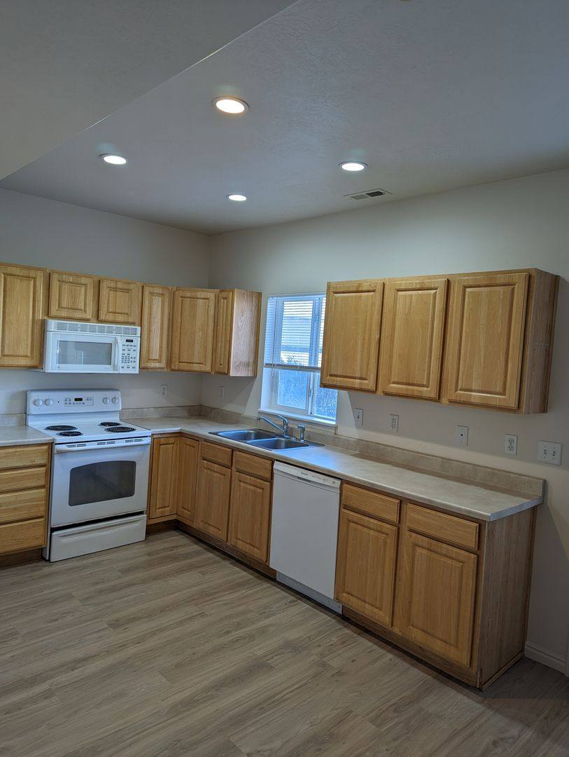 Apartment for rent at 5052 W Wind Rock Lane, Herriman, UT 84096