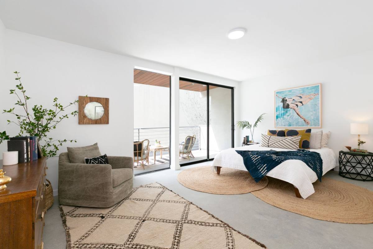 Apartment for rent at 2409 Griffith Park Blvd, Los Angeles, CA 90039