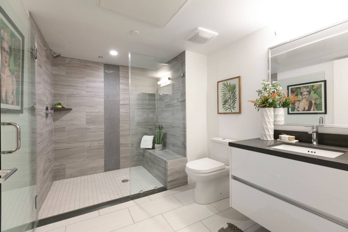 Apartment for rent at 2409 Griffith Park Blvd, Los Angeles, CA 90039