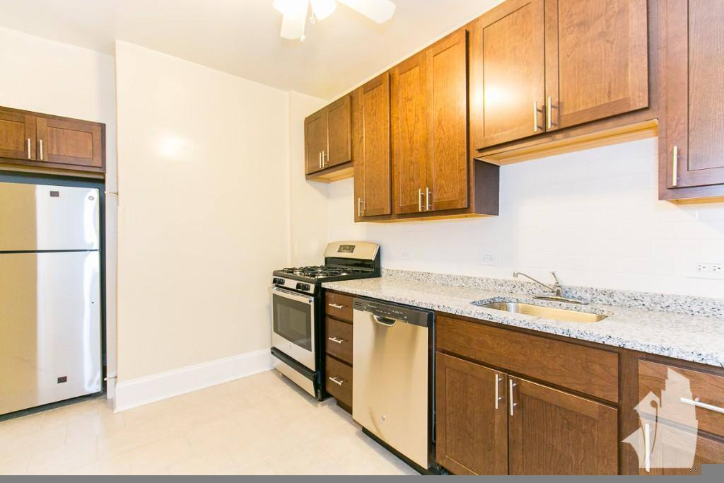 Apartment for rent at 1613 W Berteau #3, Chicago, IL 60613